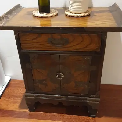 작명소 추천 명균관 내부에 전시되어 있는 선비 책상 고가구